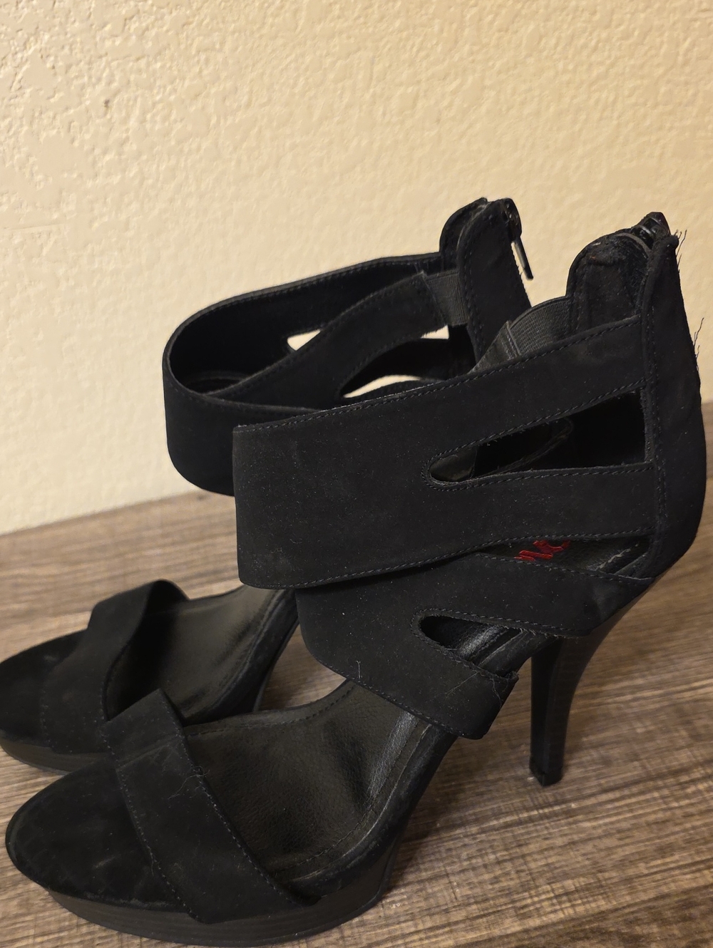 BONGO Black Suede Cutout Strappy High Heel Sandals Size 9